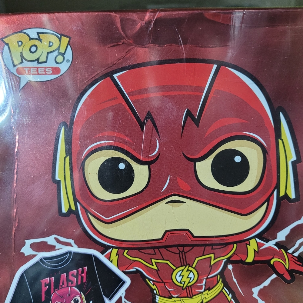 Funko DC Comics the Flash t shirt and vinyl figure - Picture 9 of 11